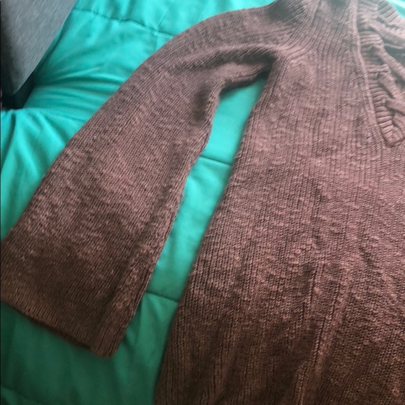 AE sweater with bell arms - Picture 2 of 3